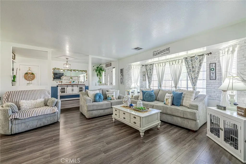 41738 Shain Ln, Quartz Hill, California 93536 home-pic-6