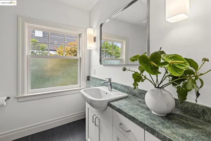 1923 Thousand Oaks Blvd, Berkeley, California 94707