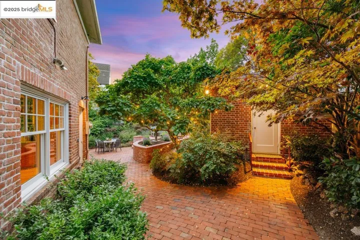 1923 Thousand Oaks Blvd, Berkeley, California 94707