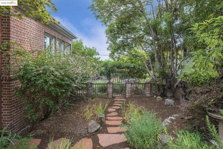 1923 Thousand Oaks Blvd, Berkeley, California 94707