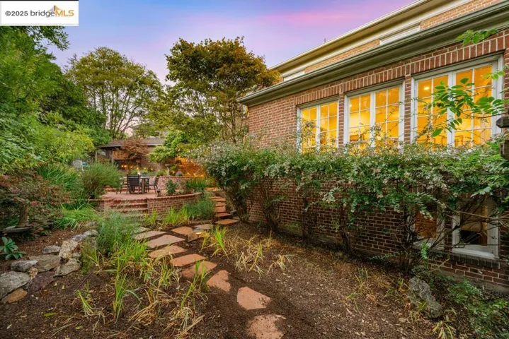 1923 Thousand Oaks Blvd, Berkeley, California 94707