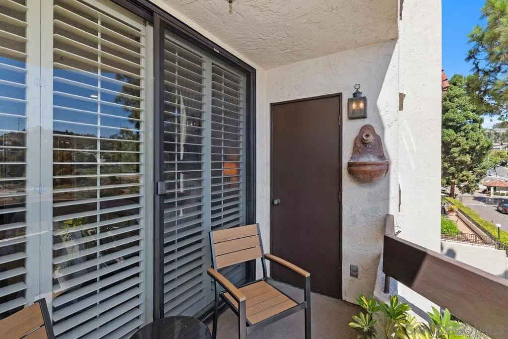 , San Diego, California 92110 home-pic-14