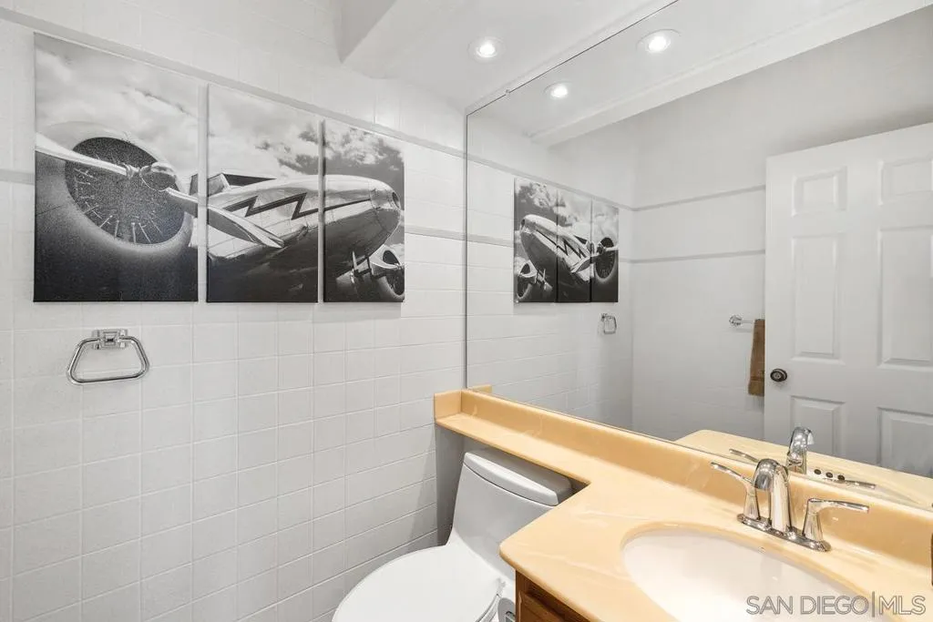 , San Diego, California 92110 home-pic-11