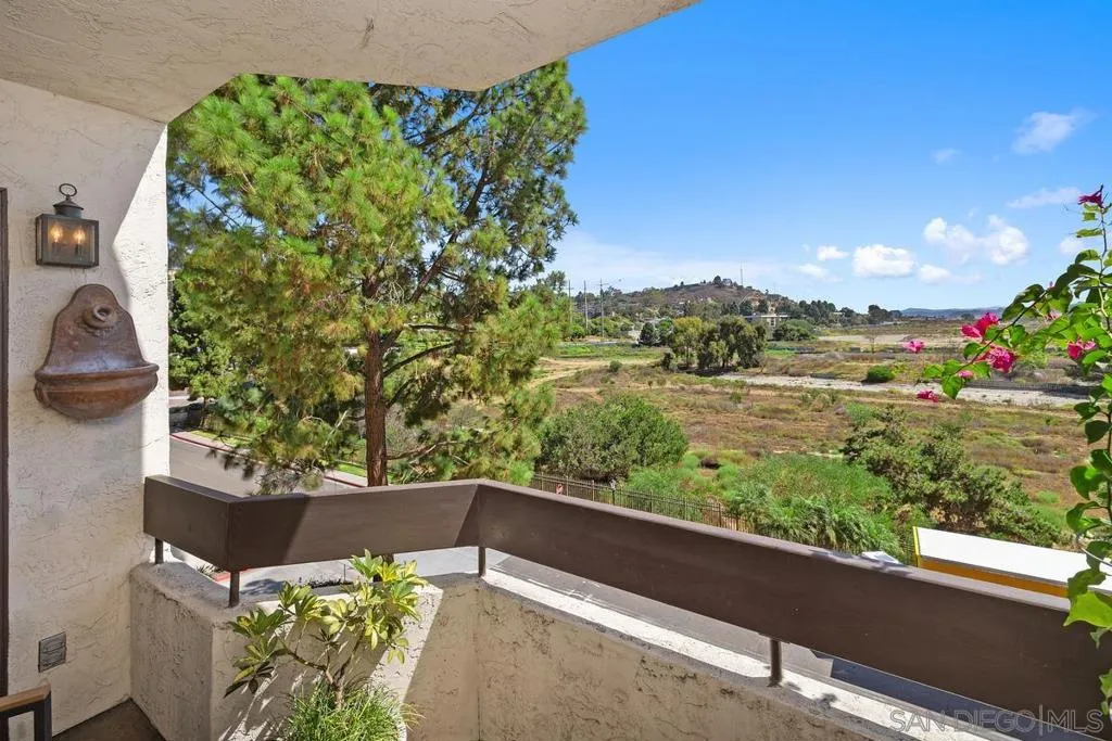 , San Diego, California 92110 home-pic-1