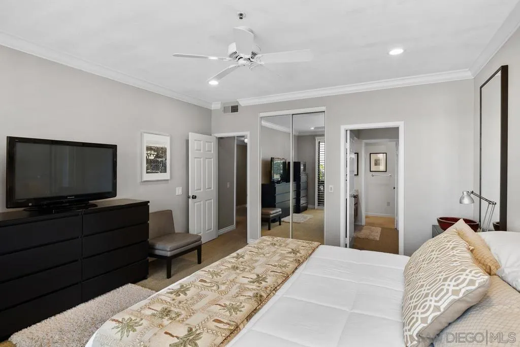 , San Diego, California 92110 home-pic-16