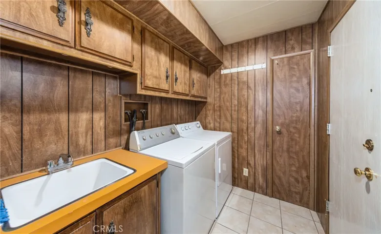601 N Kirby Street 214, Hemet, California 92545