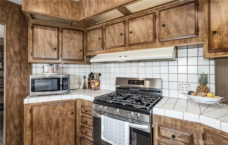 601 N Kirby Street 214, Hemet, California 92545