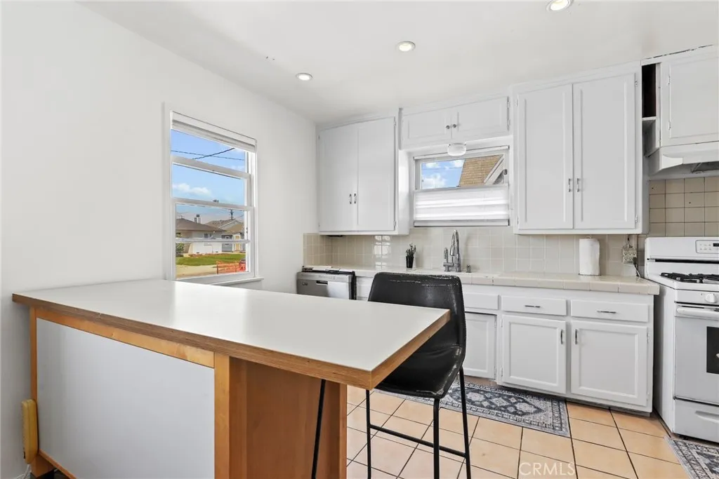 4474 W 133rd Street, Hawthorne, California 90250 home-pic-7