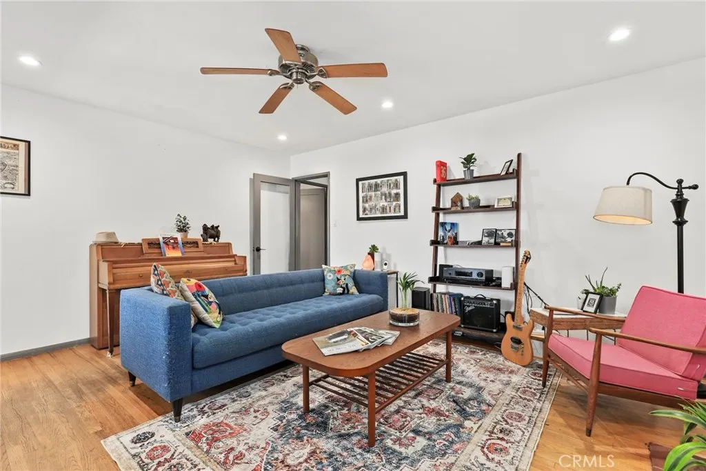 4474 W 133rd Street, Hawthorne, California 90250 home-pic-2