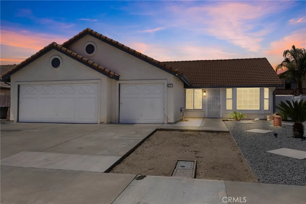 671 Zinnia Street, Hemet, California 92545 home-pic-0