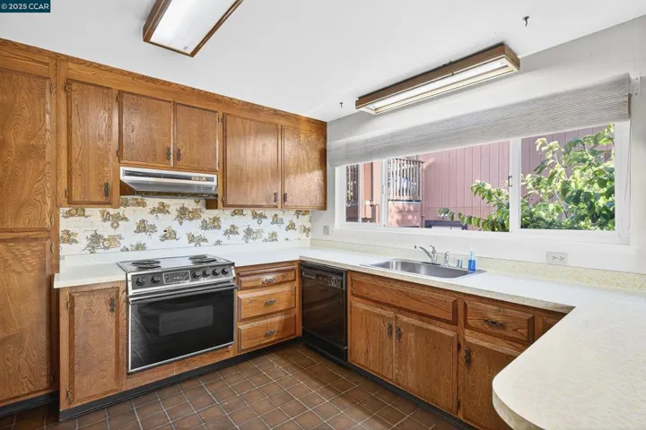6166 Plymouth Ave, Richmond, California 94805