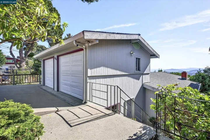 6166 Plymouth Ave, Richmond, California 94805