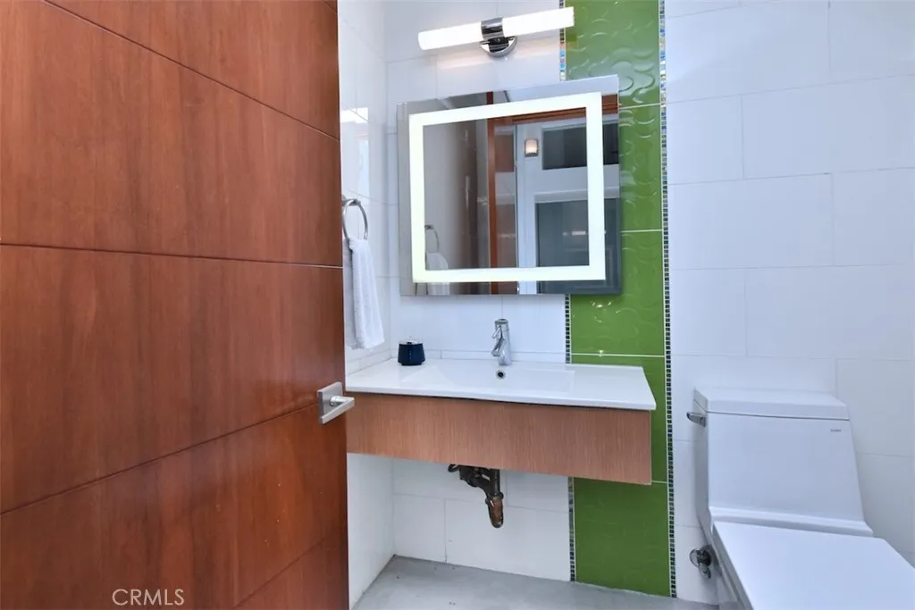 1152 N La Cienega Boulevard 203, West Hollywood, California 90069 home-pic-29