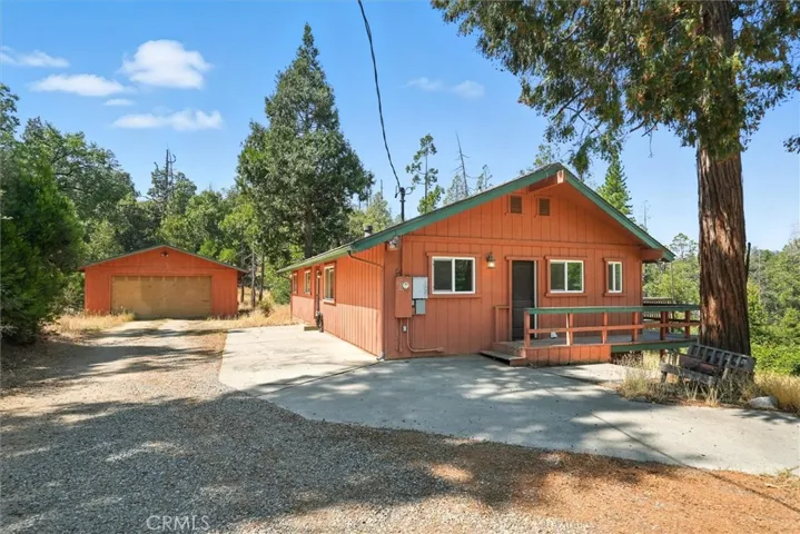 39712 Deer Ridge Drive, Oakhurst, California 93644