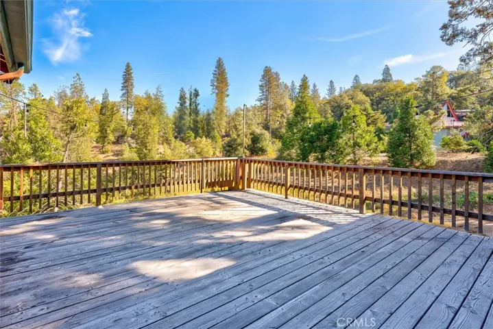39712 Deer Ridge Drive, Oakhurst, California 93644