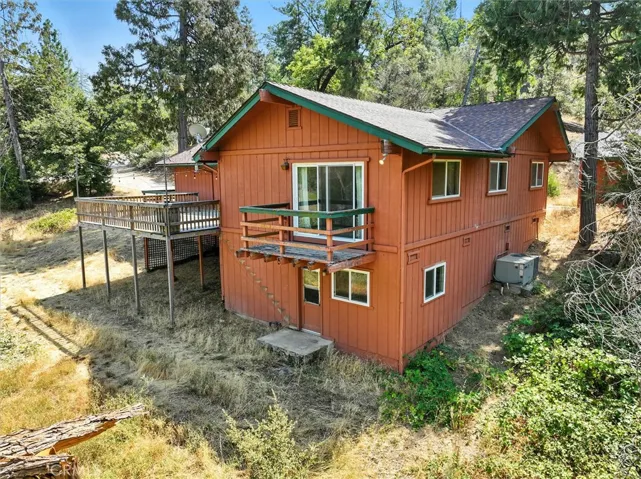 39712 Deer Ridge Drive, Oakhurst, California 93644