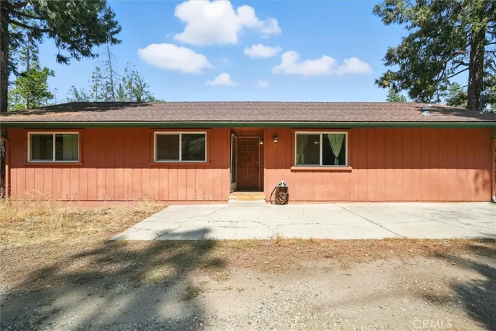 39712 Deer Ridge Drive, Oakhurst, California 93644