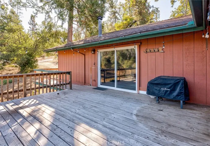 39712 Deer Ridge Drive, Oakhurst, California 93644