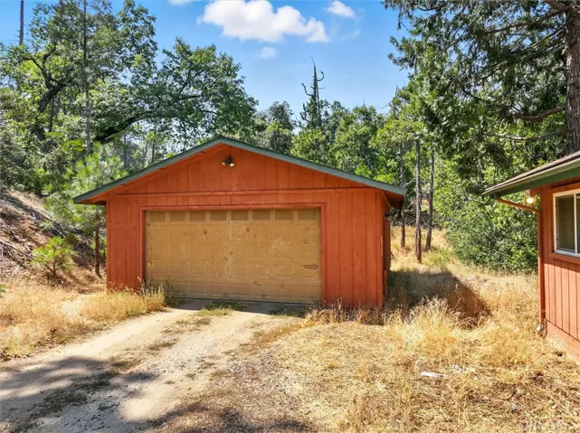 39712 Deer Ridge Drive, Oakhurst, California 93644