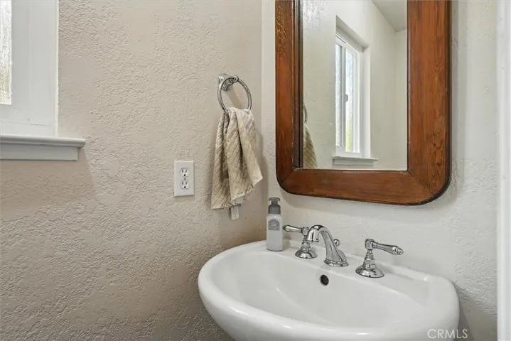 39712 Deer Ridge Drive, Oakhurst, California 93644