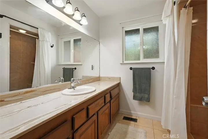 39712 Deer Ridge Drive, Oakhurst, California 93644