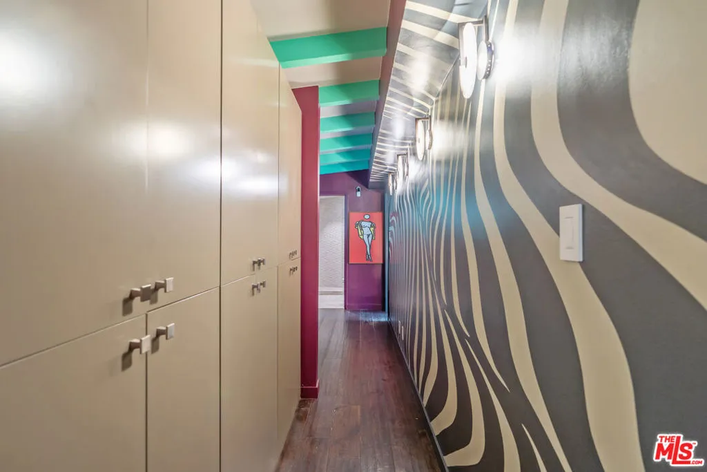 8581 Appian Way, Los Angeles, California 90046 home-pic-13