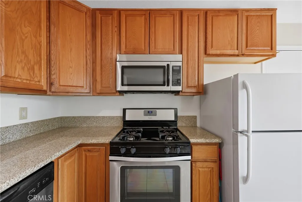 43327 Echard Avenue, Lancaster, California 93536 home-pic-24