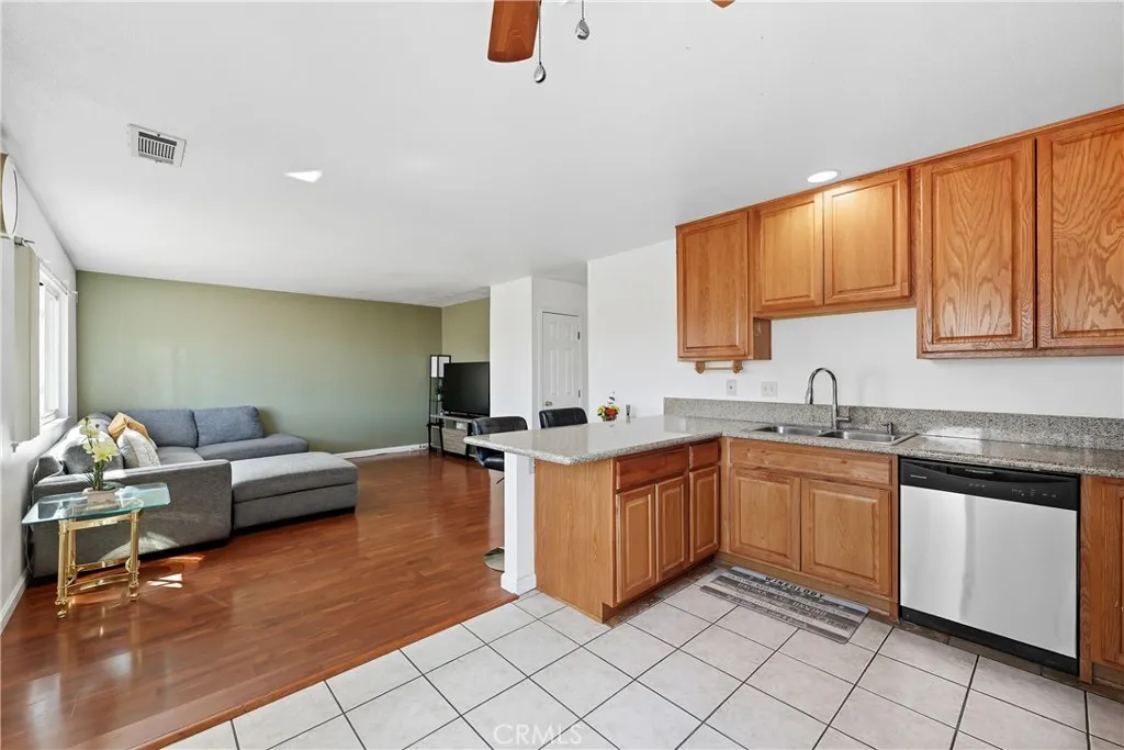 43327 Echard Avenue, Lancaster, California 93536 home-pic-23