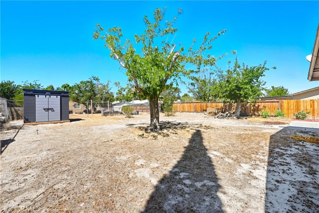 43327 Echard Avenue, Lancaster, California 93536 home-pic-40