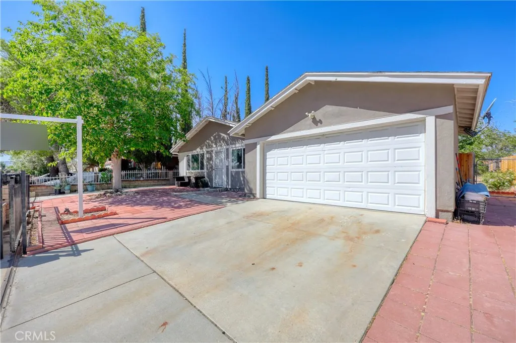 43327 Echard Avenue, Lancaster, California 93536 home-pic-7