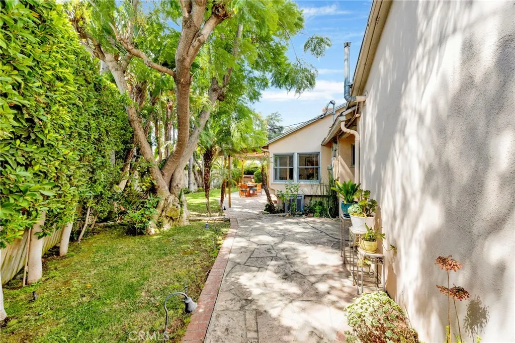 3398 Floyd, Los Angeles, California 90068 home-pic-37