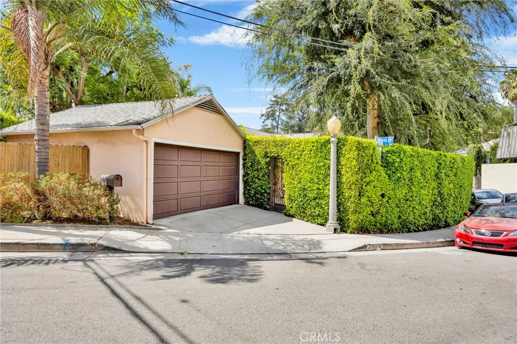 3398 Floyd, Los Angeles, California 90068 home-pic-8