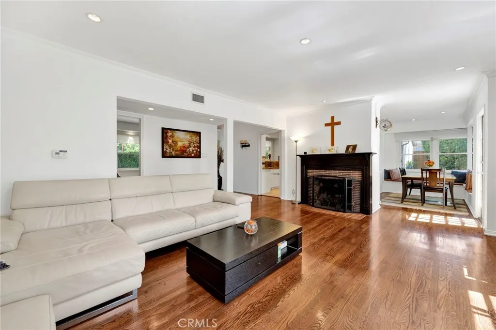 3398 Floyd, Los Angeles, California 90068 home-pic-18