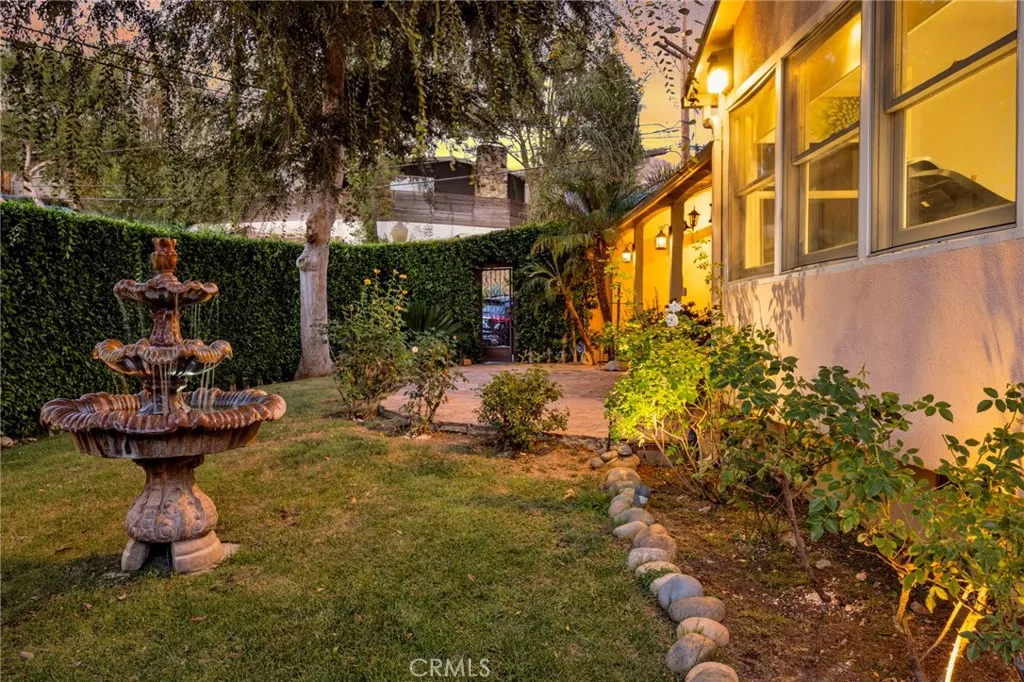 3398 Floyd, Los Angeles, California 90068 home-pic-3