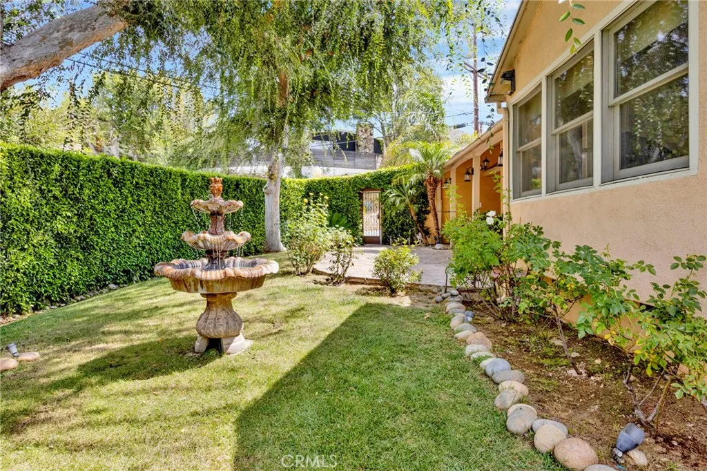 3398 Floyd, Los Angeles, California 90068 home-pic-11
