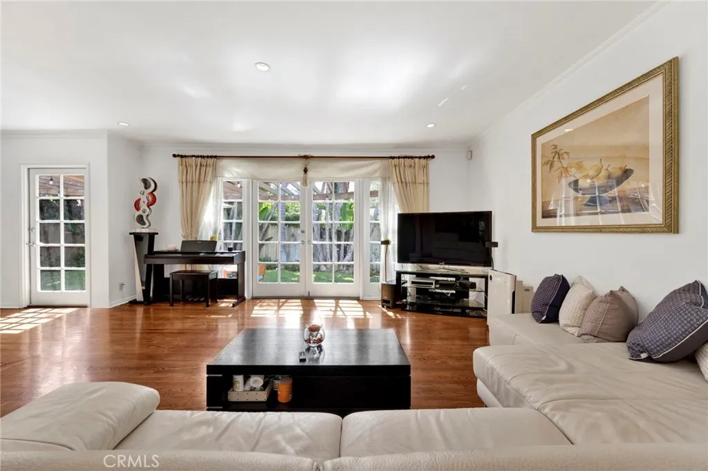 3398 Floyd, Los Angeles, California 90068 home-pic-16