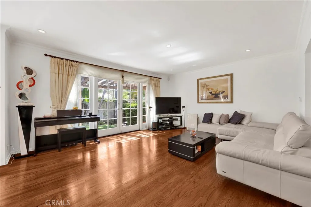 3398 Floyd, Los Angeles, California 90068 home-pic-17