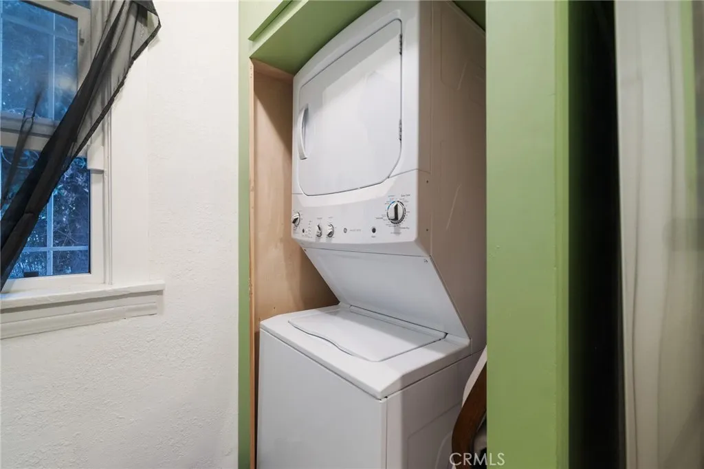 1244 Nadeau Street, Los Angeles, California 90001 home-pic-11
