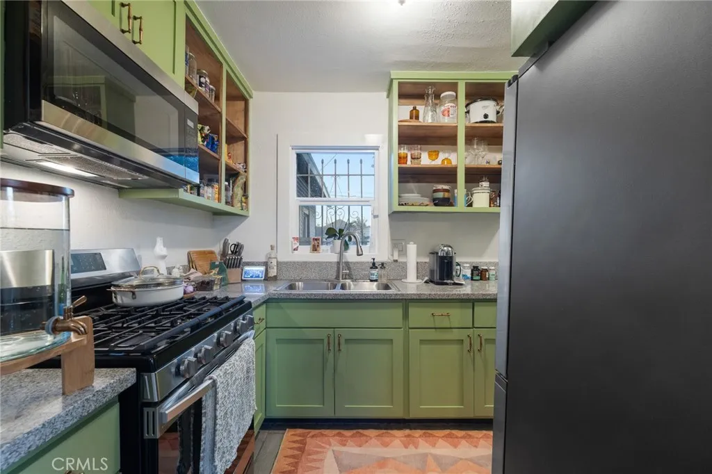 1244 Nadeau Street, Los Angeles, California 90001 home-pic-8