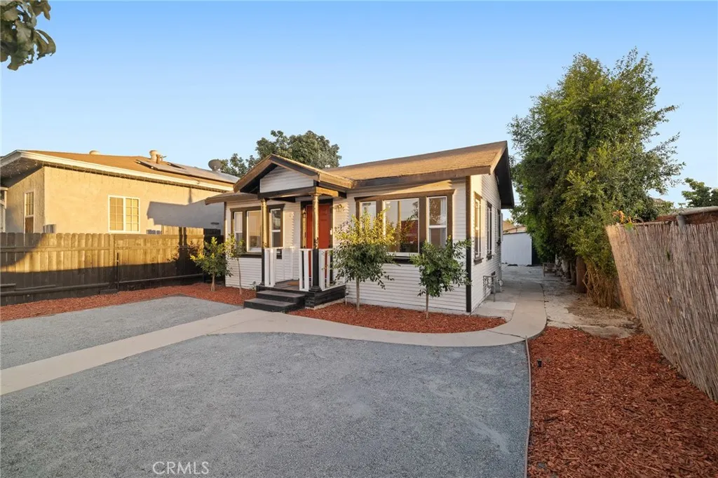 1244 Nadeau Street, Los Angeles, California 90001 home-pic-2