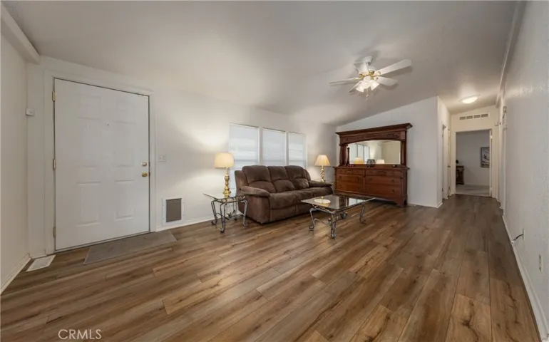 1250 N Kirby Street 181, Hemet, California 92545