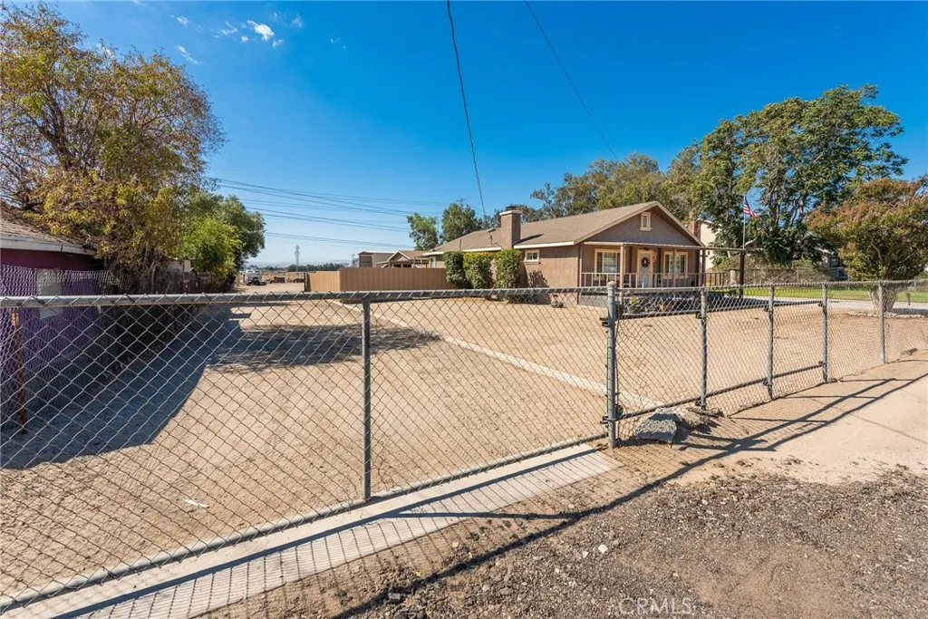 19585 Jurupa Avenue, Bloomington, California 92316 home-pic-7