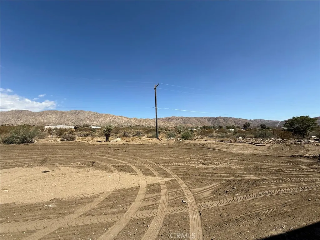9640 Lanning Lane, Morongo Valley, California 92256 home-pic-33