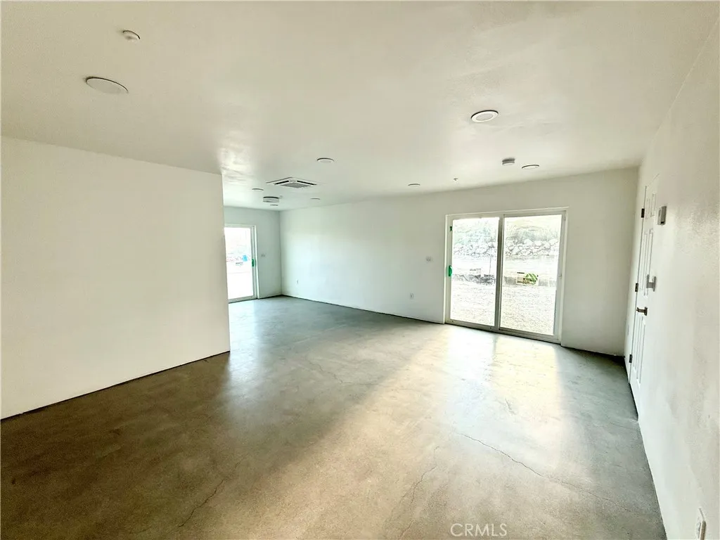 9640 Lanning Lane, Morongo Valley, California 92256 home-pic-7