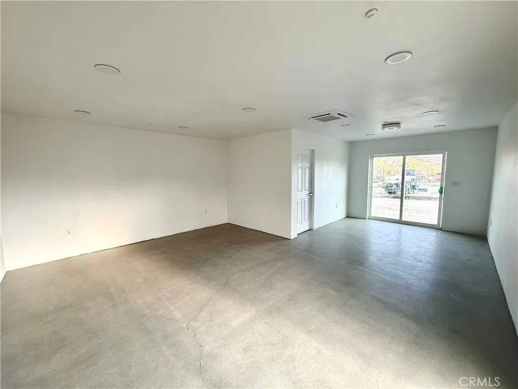 9640 Lanning Lane, Morongo Valley, California 92256 home-pic-10