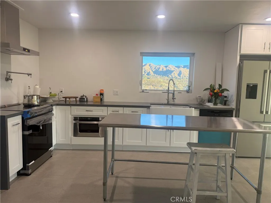 9640 Lanning Lane, Morongo Valley, California 92256 home-pic-1