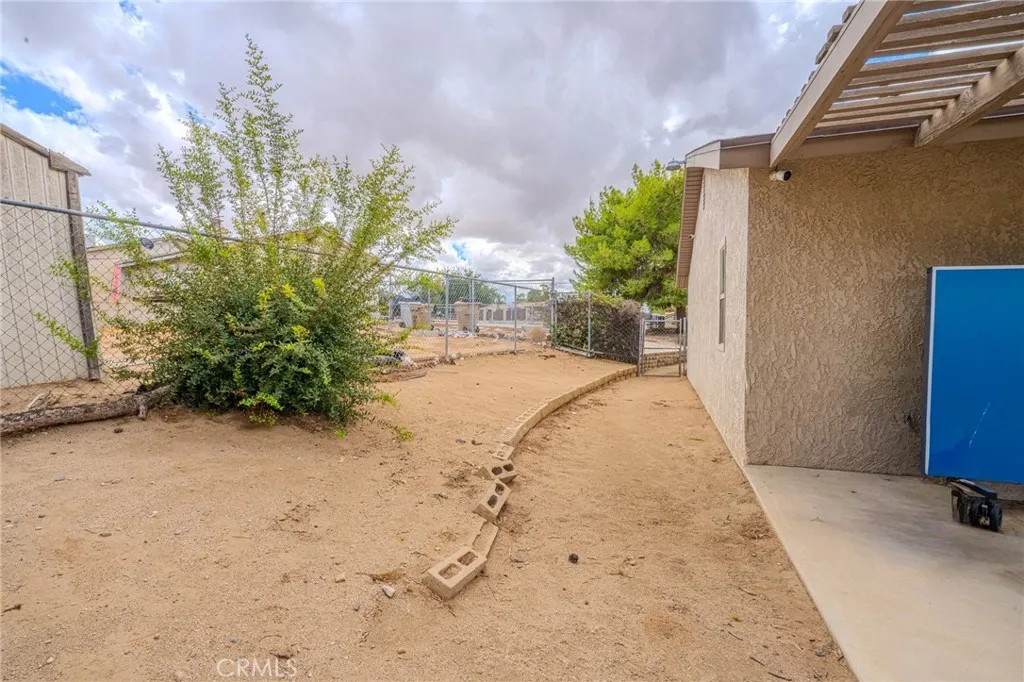 18106 Carob Street, Hesperia, California 92345 home-pic-41