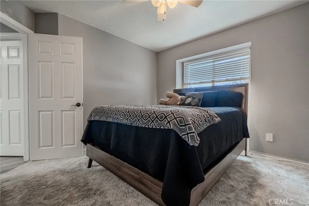 18106 Carob Street, Hesperia, California 92345 home-pic-32
