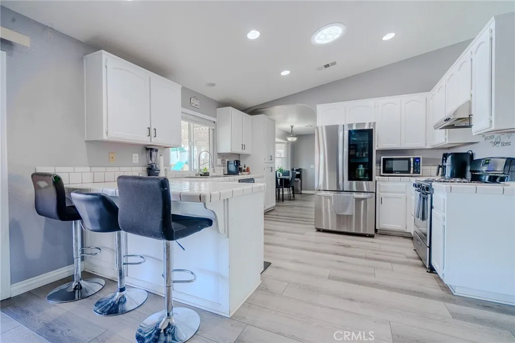 18106 Carob Street, Hesperia, California 92345 home-pic-14