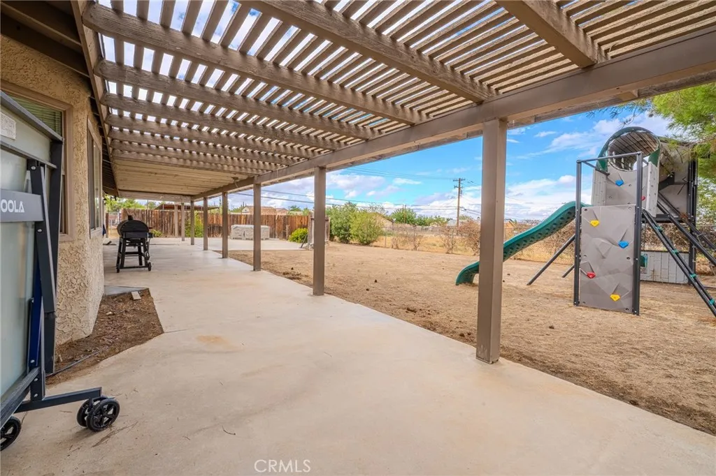 18106 Carob Street, Hesperia, California 92345 home-pic-39